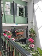 Hostal Latina