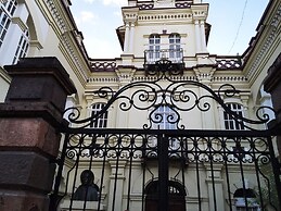 Hostal Latina