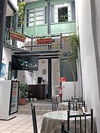 Hostal Latina