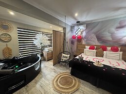 Africa Paradise Airport Boutique Hotel