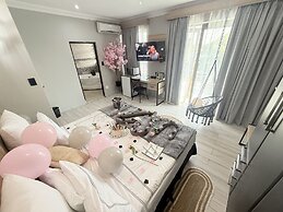 Africa Paradise Airport Boutique Hotel