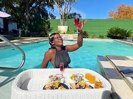 Africa Paradise Airport Boutique Hotel