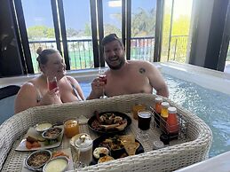 Africa Paradise Airport Boutique Hotel
