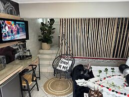 Africa Paradise Airport Boutique Hotel