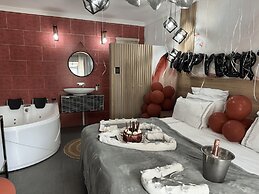 Africa Paradise Airport Boutique Hotel