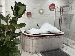 Africa Paradise Airport Boutique Hotel