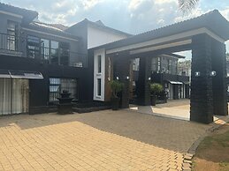 Africa Paradise Airport Boutique Hotel
