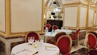Des Epoques Hotel