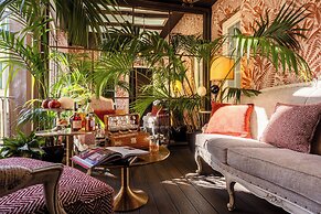 HT6 Boutique Hotel