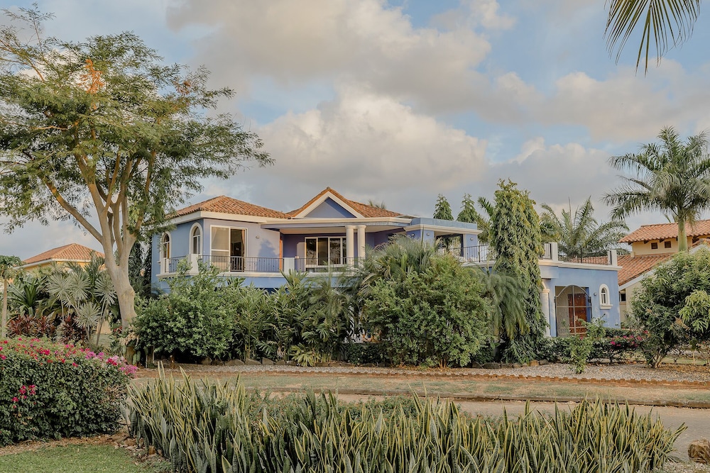 Gran Pacifica Beach Resort & Homes