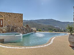 Eirini's Luxury Hotel Villas