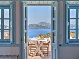 Eirini's Luxury Hotel Villas