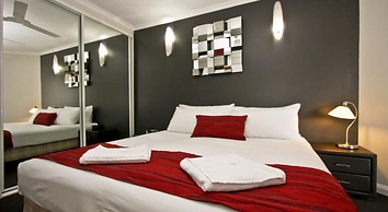 Nautilos Apartments