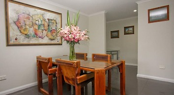 Nautilos Apartments