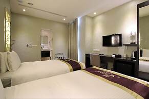 J Hotel