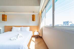 Veronica Residence