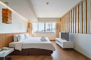 Veronica Residence