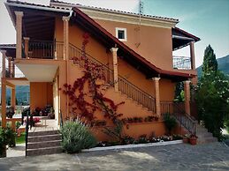 Ziogas Apartments