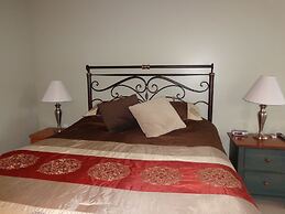Happy Motel