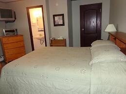 Happy Motel