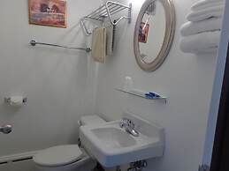 Happy Motel
