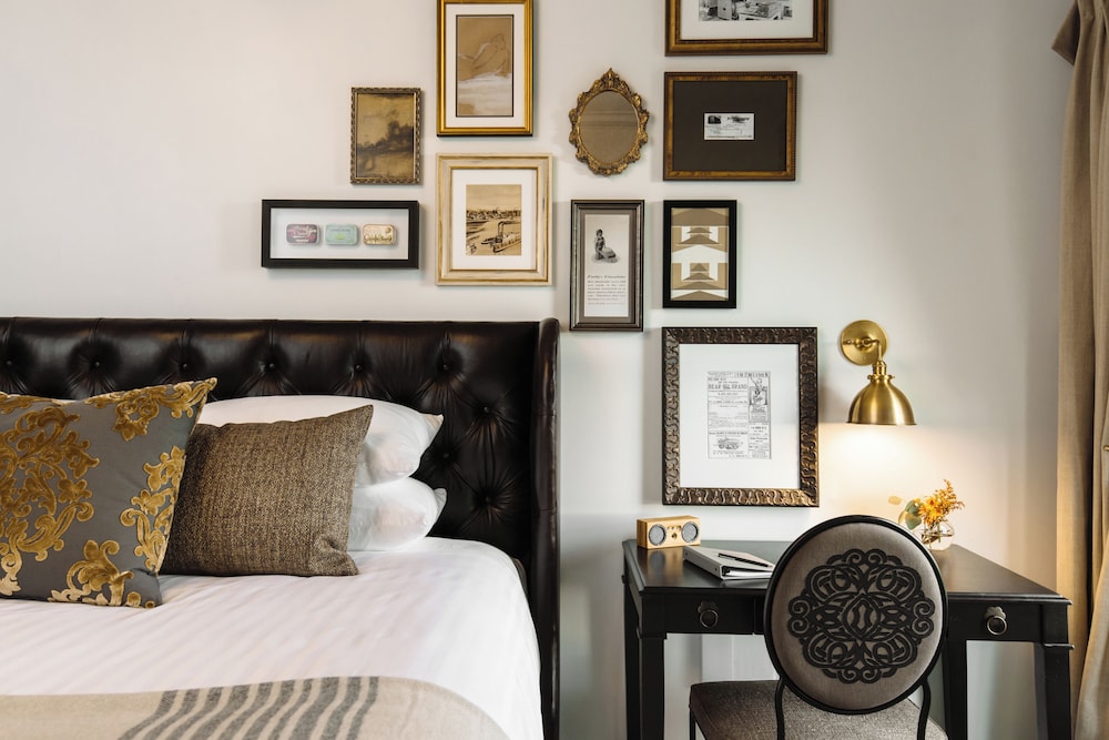 The Charmant Hotel