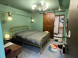 Leo ho Hostel