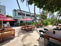 Batuta Maldives Surf View Guesthouse