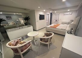 Swiss Villas Panoramic – Hillside Beach View