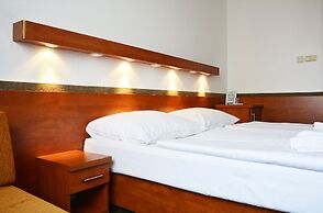 Hotel Tristar