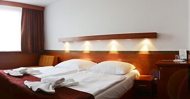 Hotel Tristar