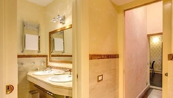 Grand Master Suites