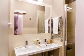 Grand Master Suites