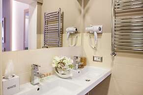 Grand Master Suites
