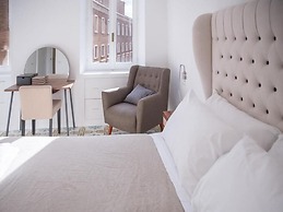 Grand Master Suites