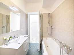 Grand Master Suites