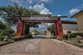 Park & Pool Resort