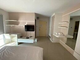 Warisa Apartment