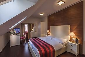 Little King Hotel U Malvaze