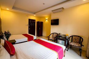 Golden River Hotel