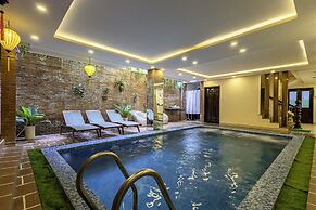 Golden River Hotel