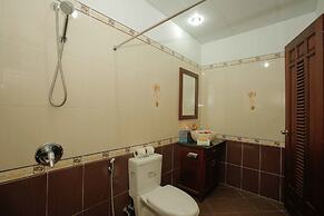 Golden River Hotel