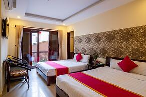 Golden River Hotel