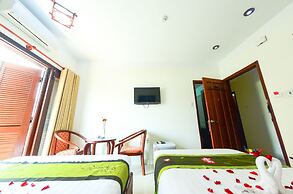 Golden River Hotel