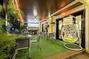 Golden River Hotel
