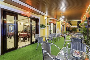 Golden River Hotel