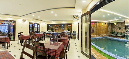 Golden River Hotel