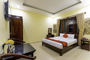Golden River Hotel