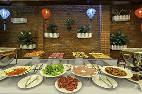 Golden River Hotel