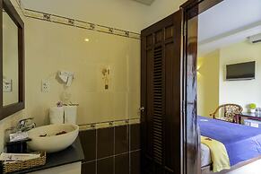 Golden River Hotel